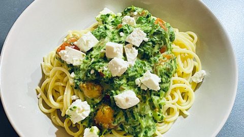 Spaghetti mit Spinat und Feta