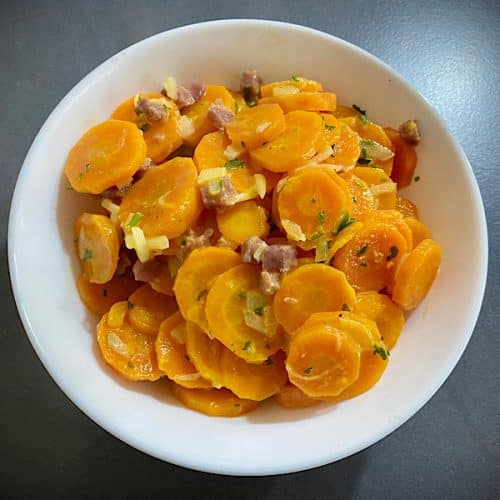 Butter Karotten mit Speck