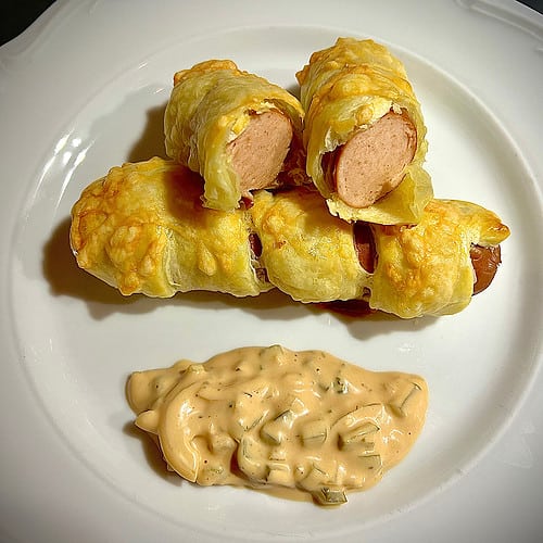 Schnelle Hot Dogs im Blätterteig
