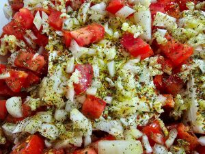 Feta, Tomaten, Zwiebel, Knolauch, Olivenöl & Just Spices Feta Gewürz
