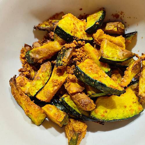Knusprige Kürbispommes aus dem Airfryer