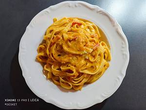 Onepot Pasta mit Tomaten-Chili Frischkäse