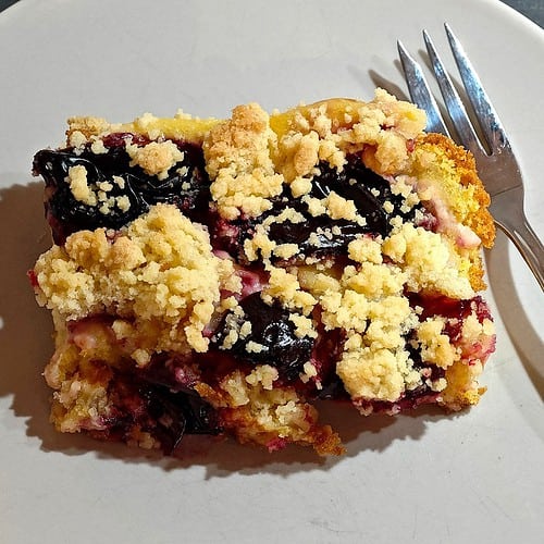 Pflaumen-Streuselkuchen mit Pudding