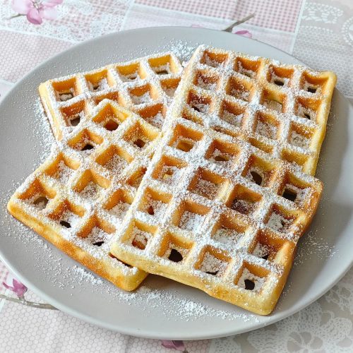 Belgische Waffeln mit Puderzucker