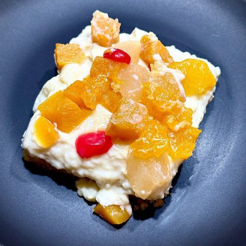 Milchmädchen-Vanillepudding-Schnitten mit Fruchtcocktail